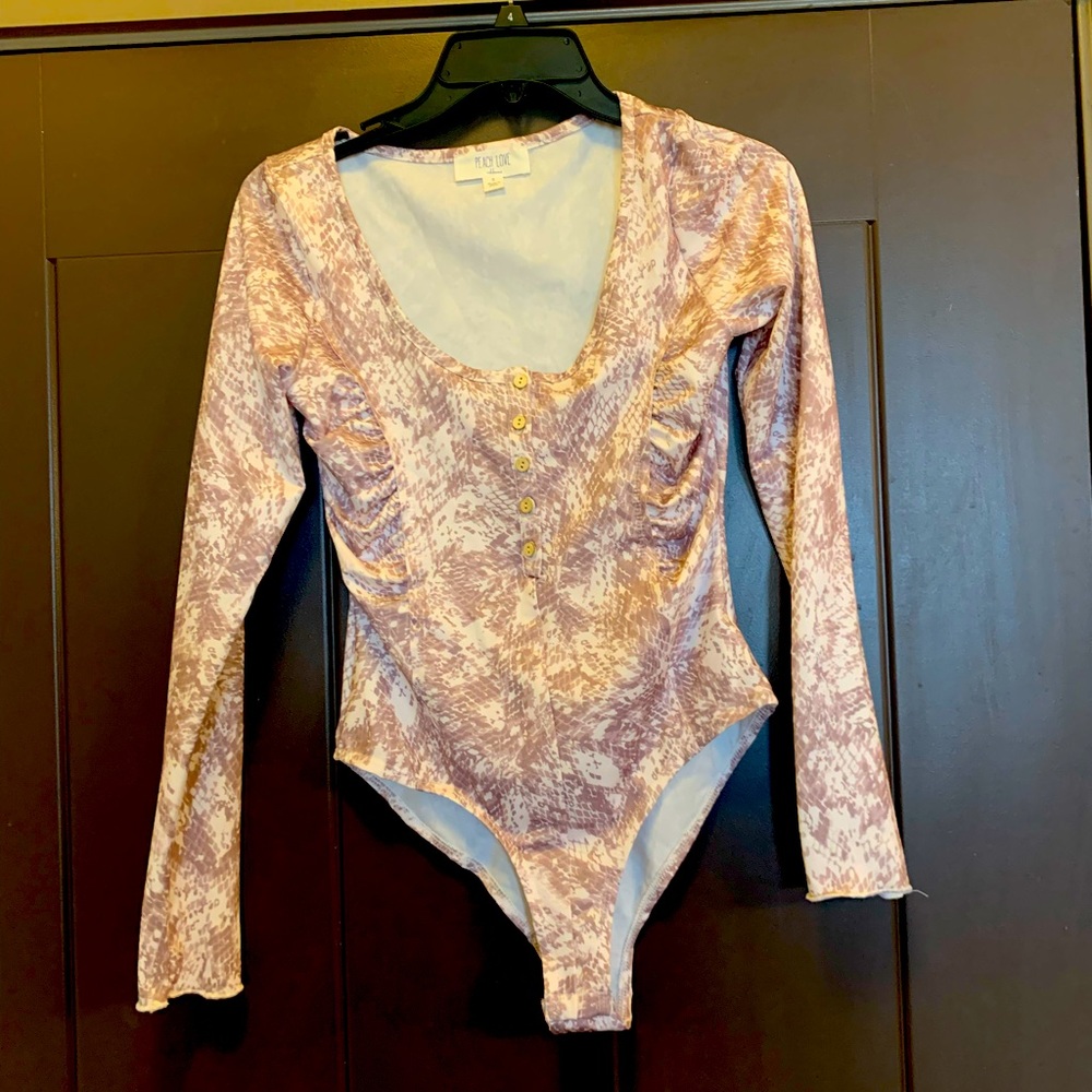 NanaMacs Ruched Snake Print Bodysuit in Cream and Mauve size Small